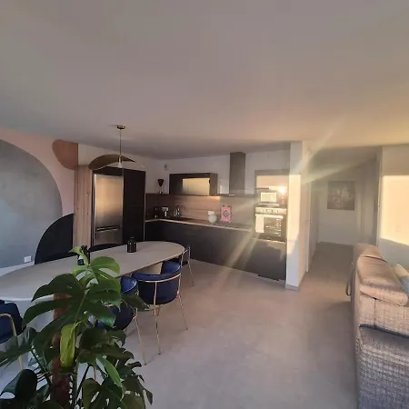 דירה Frida, Terrasse Exposee Plein Sud, Wifi, Parking Double, לה רושל