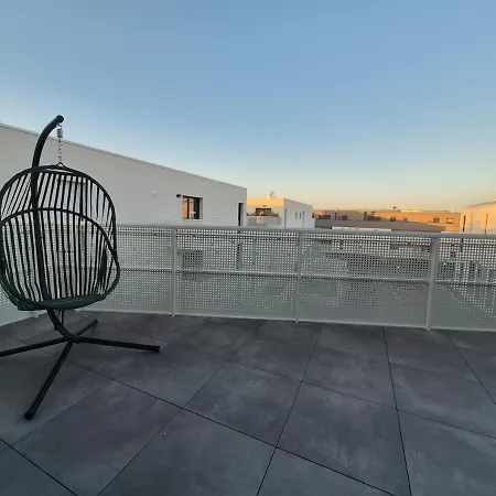 Frida, Terrasse Exposee Plein Sud, Wifi, Parking Double, דירה לה רושל