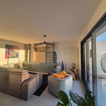 Frida, Terrasse Exposée Plein Sud, Wifi, Parking Double, * La Rochelle (Charente-Maritime)