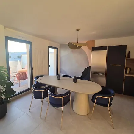 Frida, Terrasse Exposée Plein Sud, Wifi, Parking Double, * La Rochelle (Charente-Maritime)