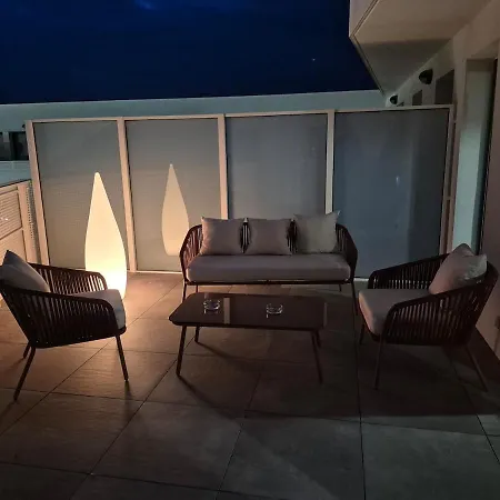 Frida, Terrasse Exposee Plein Sud, Wifi, Parking Double, Apartmán *