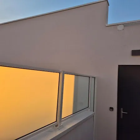 Frida, Terrasse Exposee Plein Sud, Wifi, Parking Double, Apartmán La Rochelle (Charente-Maritime)