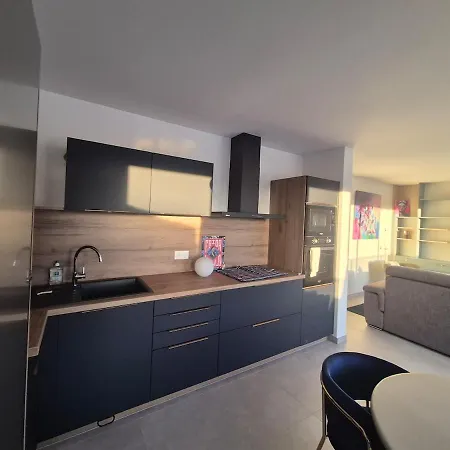 Apartmán Frida, Terrasse Exposee Plein Sud, Wifi, Parking Double, La Rochelle (Charente-Maritime)