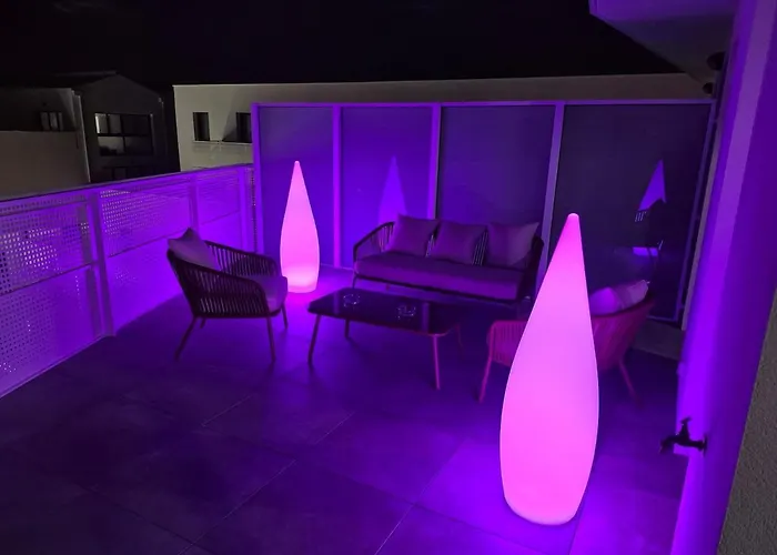 Frida, Terrasse Exposée Plein Sud, Wifi, Parking Double, Apartamento La Rochelle (Charente-Maritime)