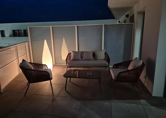 Frida, Terrasse Exposée Plein Sud, Wifi, Parking Double, Apartamento *