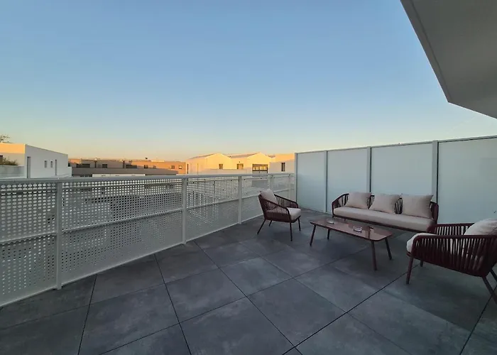 Frida, Terrasse Exposée Plein Sud, Wifi, Parking Double,