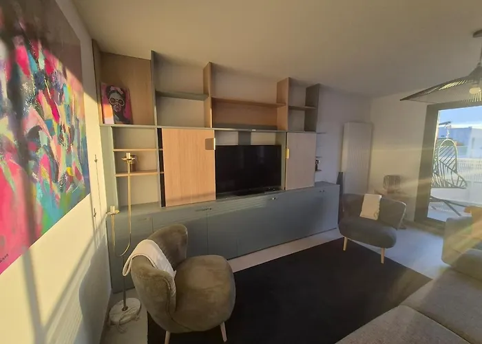 Frida, Terrasse Exposée Plein Sud, Wifi, Parking Double, Apartamento La Rochelle (Charente-Maritime)